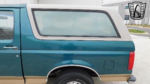 1996 Ford Bronco image 27