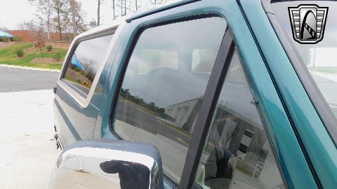 1996 Ford Bronco image 105