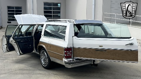 1984 Chevrolet Caprice image 12