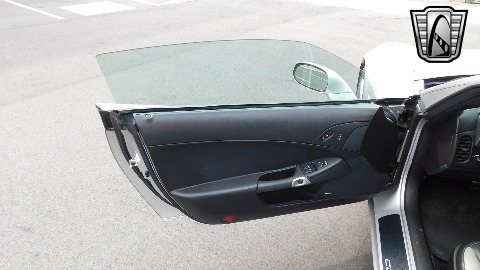 2007 Chevrolet Corvette image 18