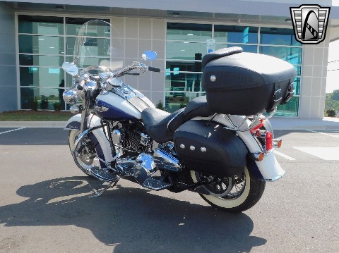 2007 Harley Davidson Softail Deluxe image 5