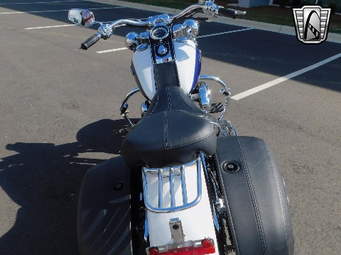 2007 Harley Davidson Softail Deluxe image 38