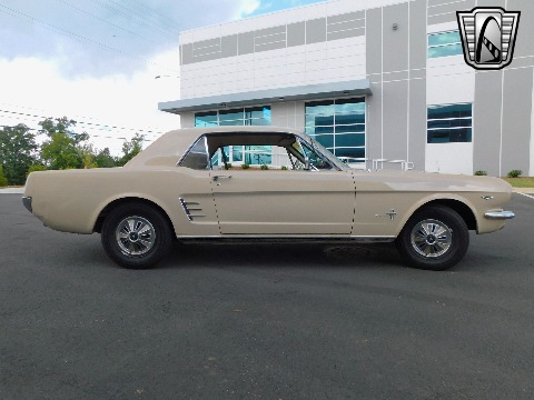 1966 Ford Mustang image 8