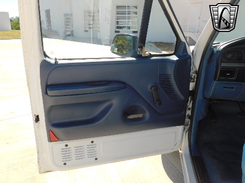 1995 Ford F150 image 33