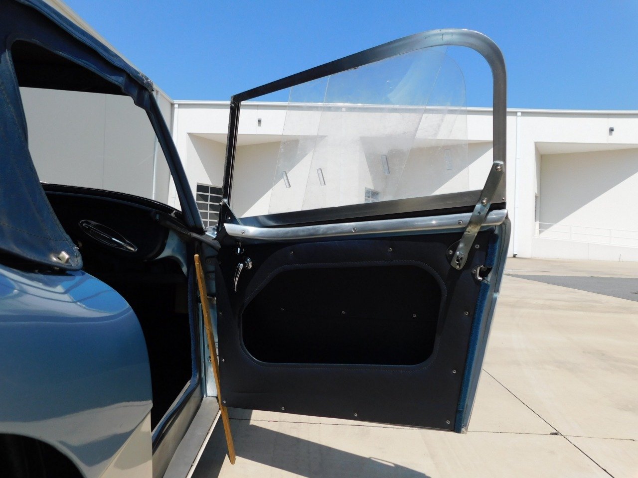 1961 Austin-Healey 3000 98