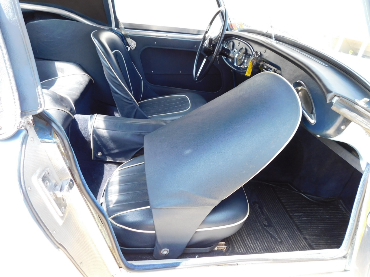 1961 Austin-Healey 3000 30