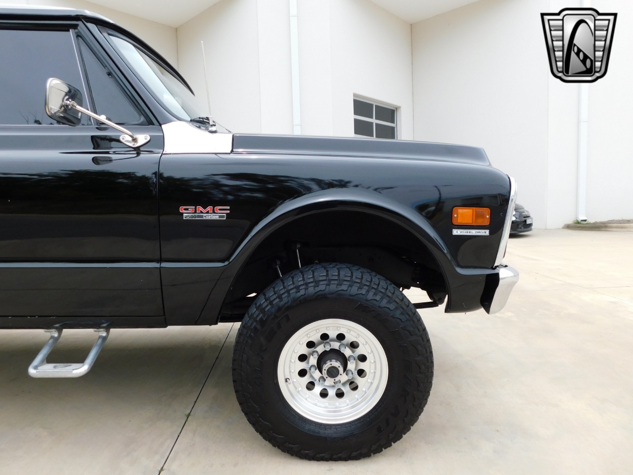 1972 GMC Suburban 12