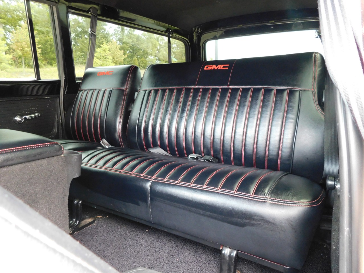 1972 GMC Suburban 22