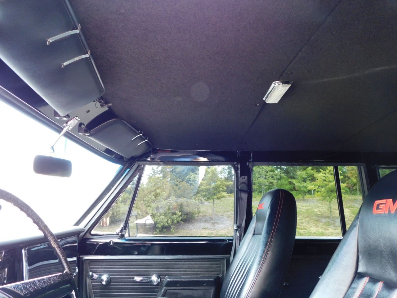 1972 GMC Suburban 24