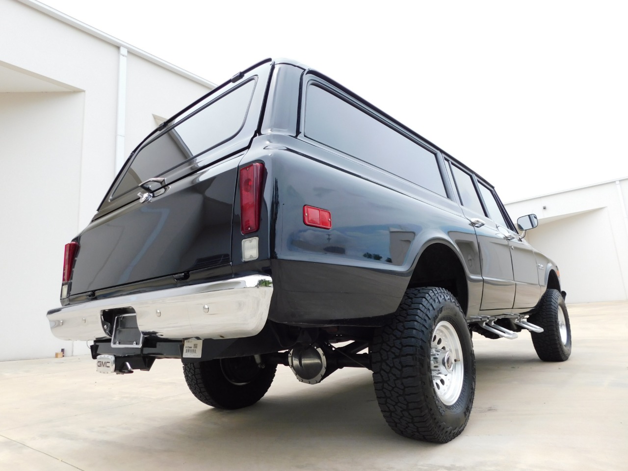 1972 GMC Suburban 47