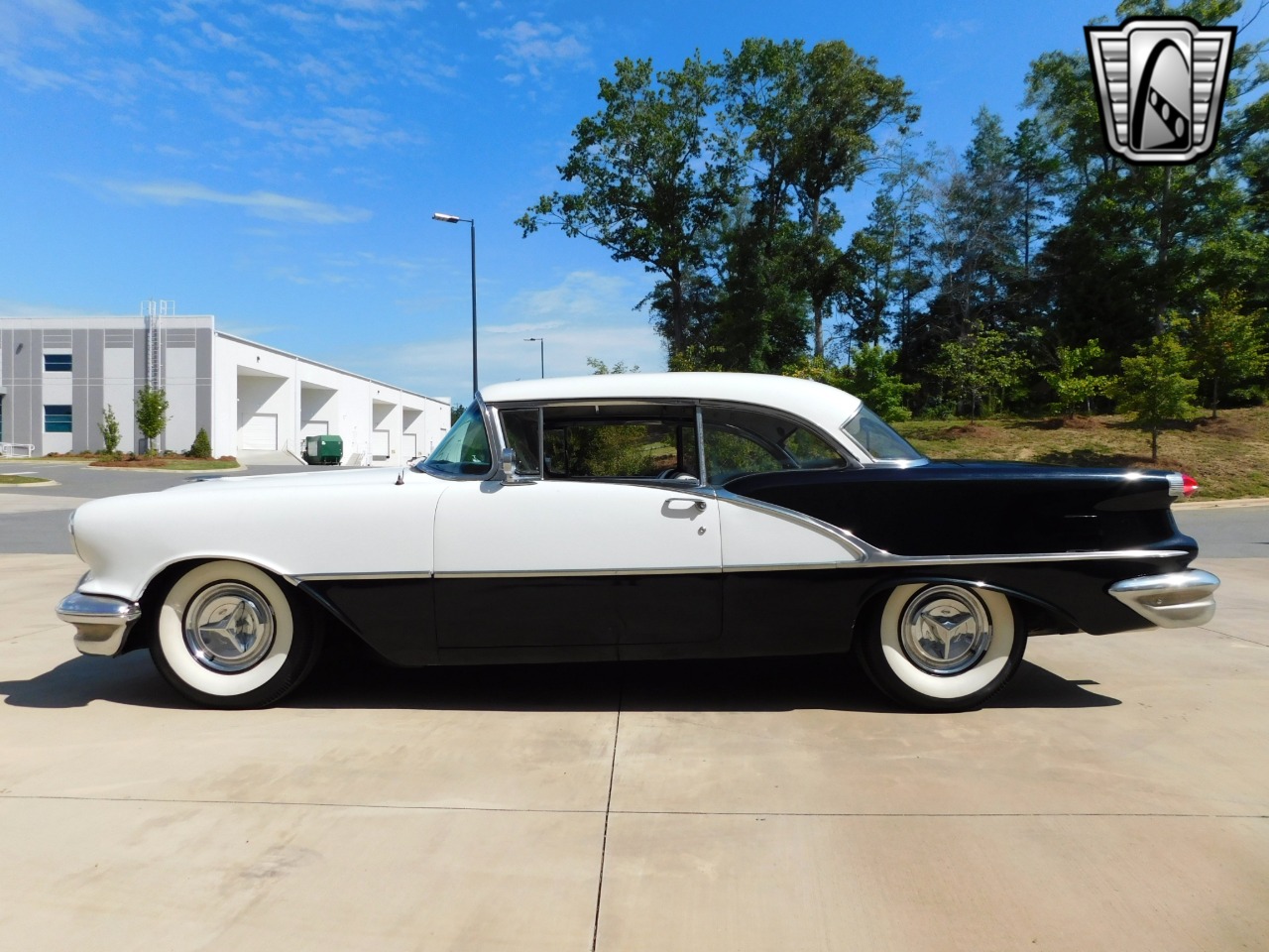 1956 Oldsmobile Super 88 Holiday 30