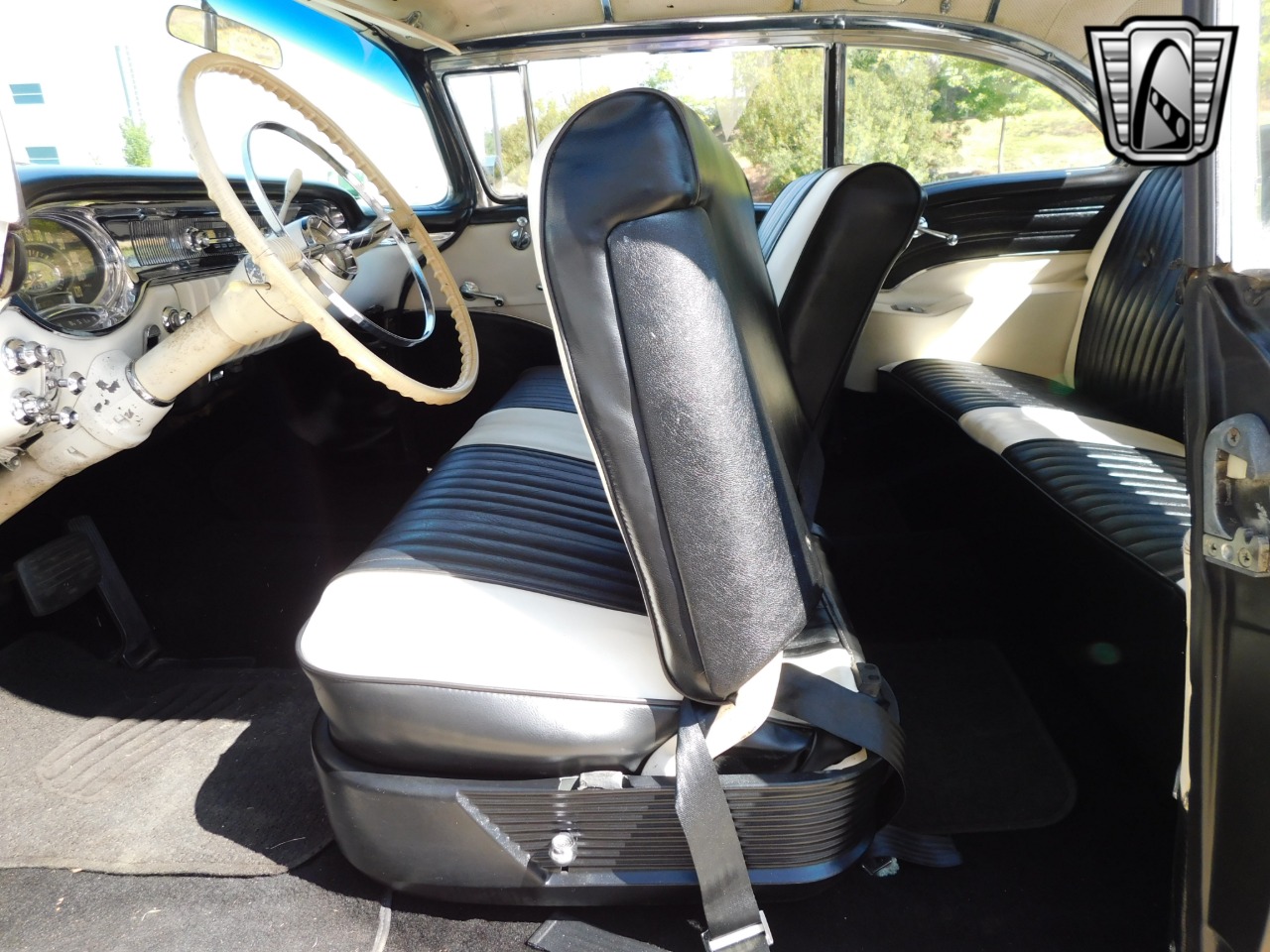 1956 Oldsmobile Super 88 Holiday 22