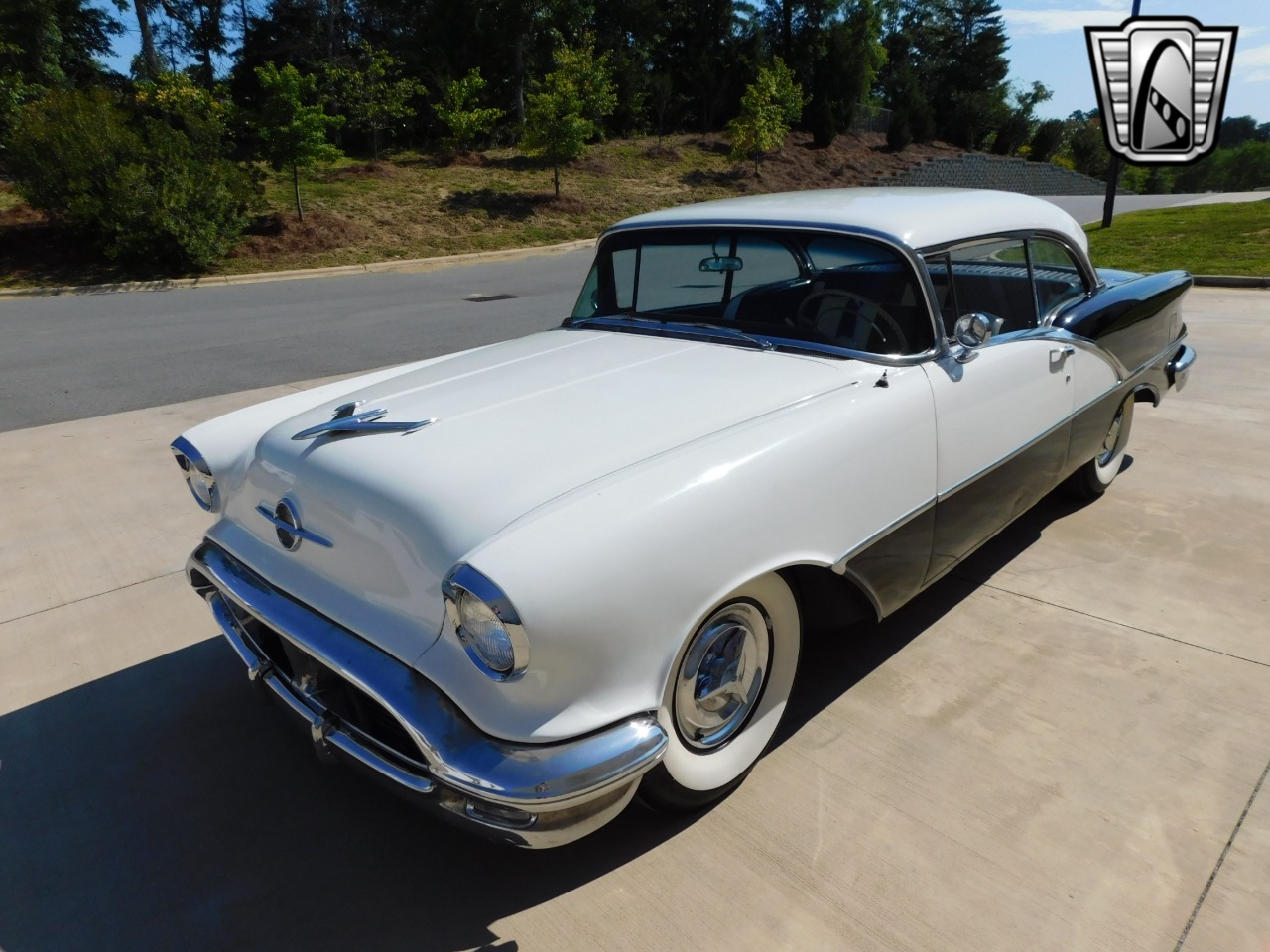 1956 Oldsmobile Super 88 Holiday 35