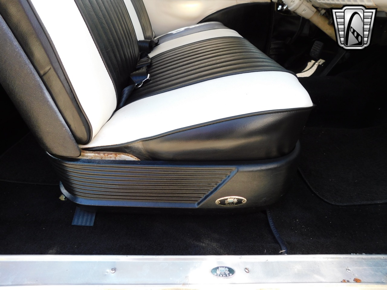 1956 Oldsmobile Super 88 Holiday 27