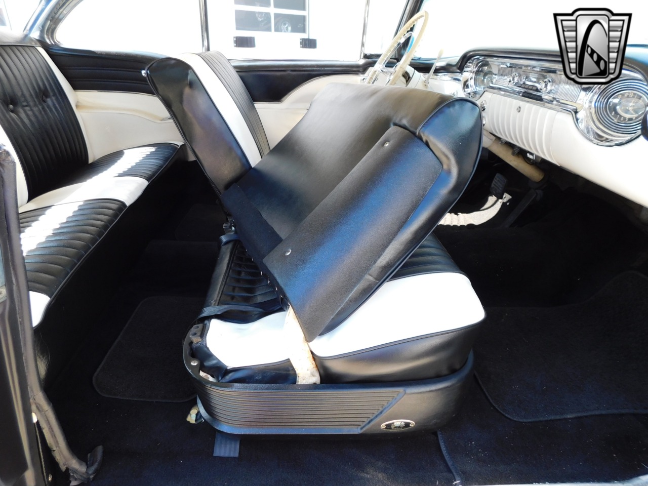 1956 Oldsmobile Super 88 Holiday 28