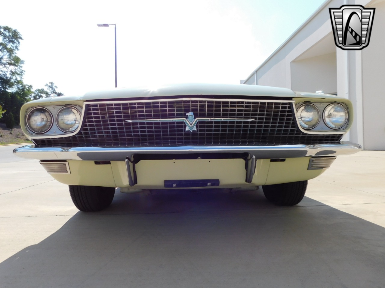 1966 Ford Thunderbird 32