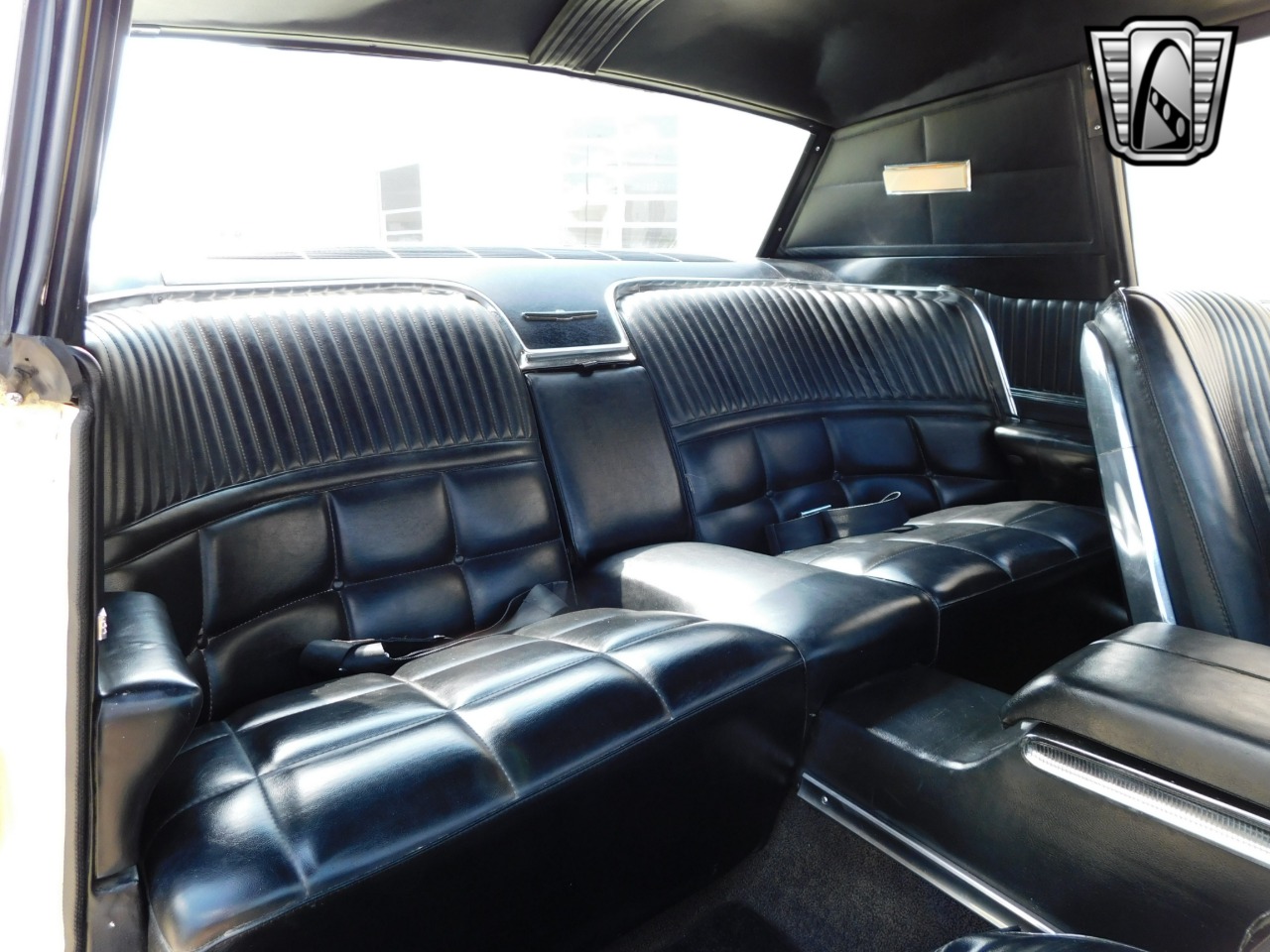 1966 Ford Thunderbird 25