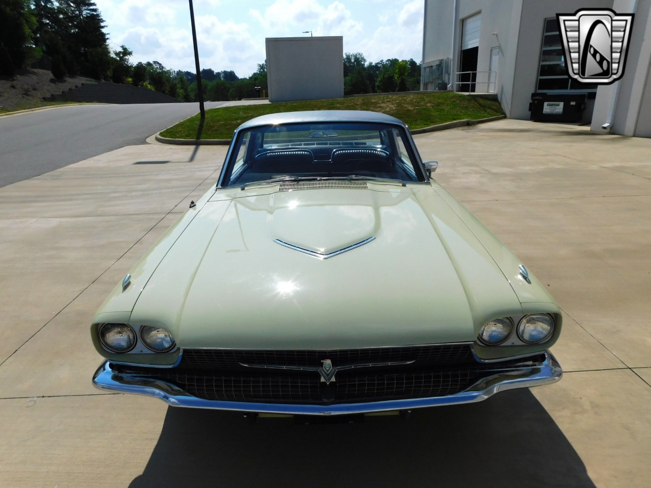1966 Ford Thunderbird 33