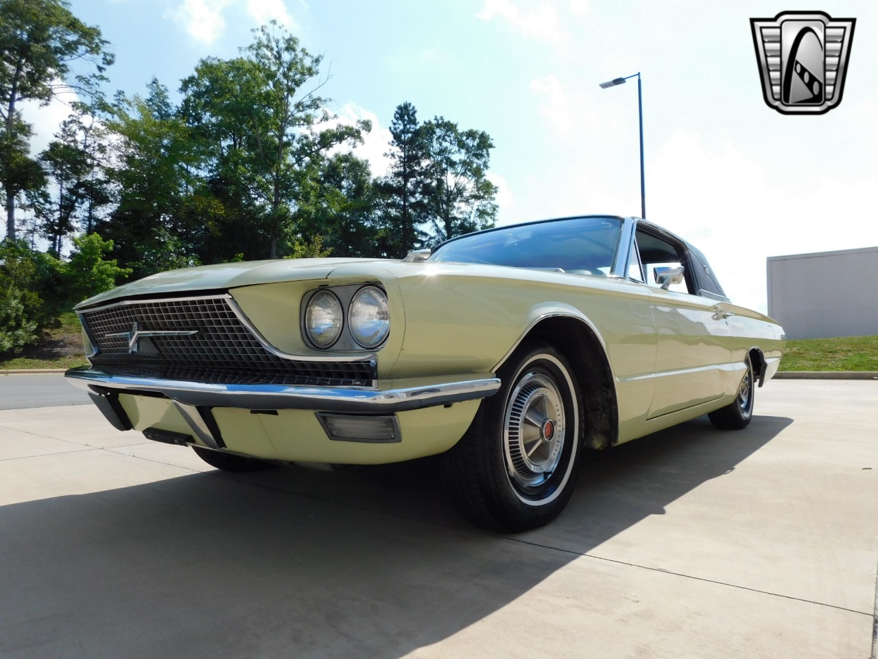 1966 Ford Thunderbird 34