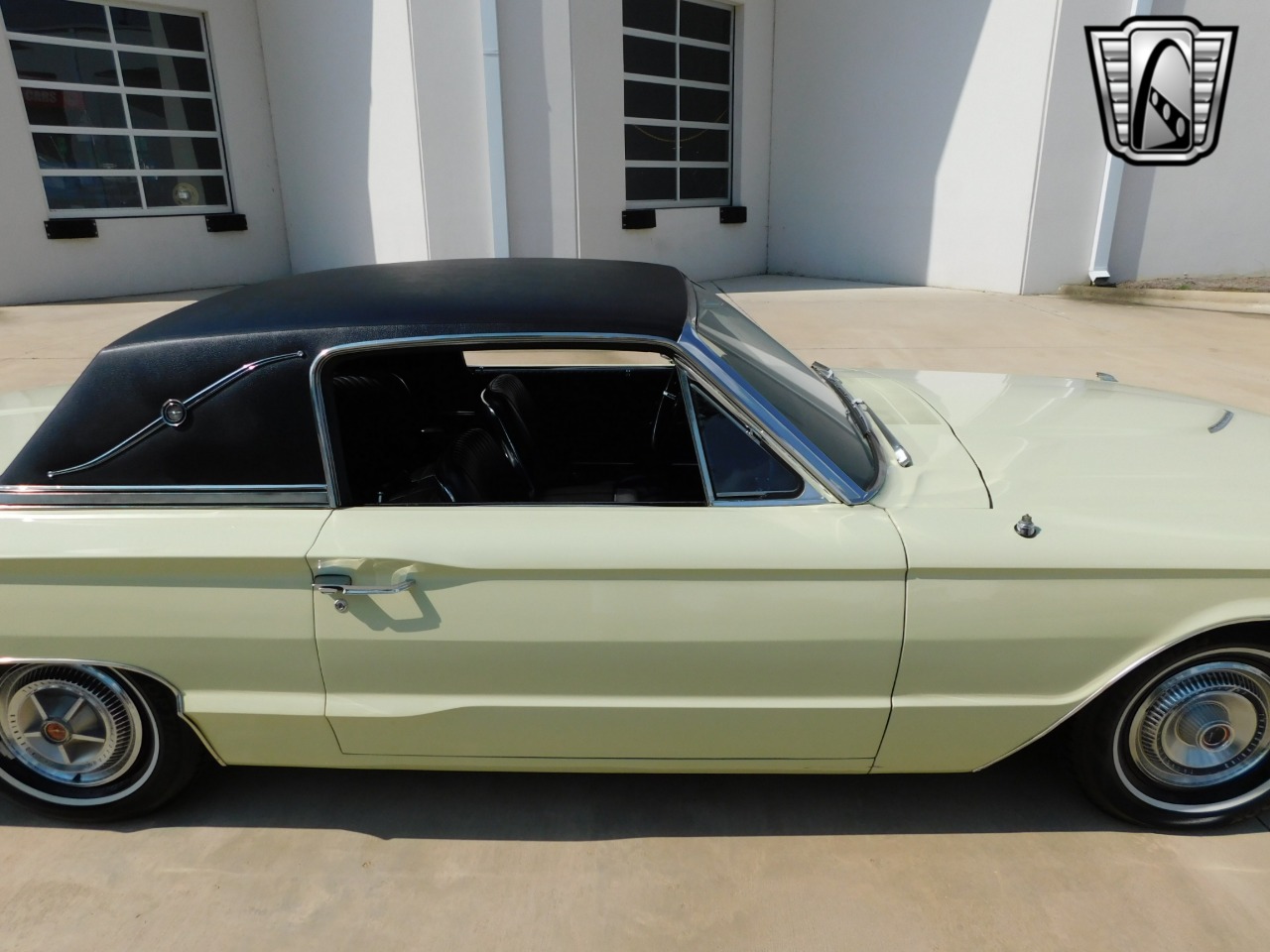 1966 Ford Thunderbird 51