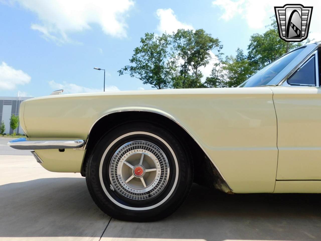 1966 Ford Thunderbird 36