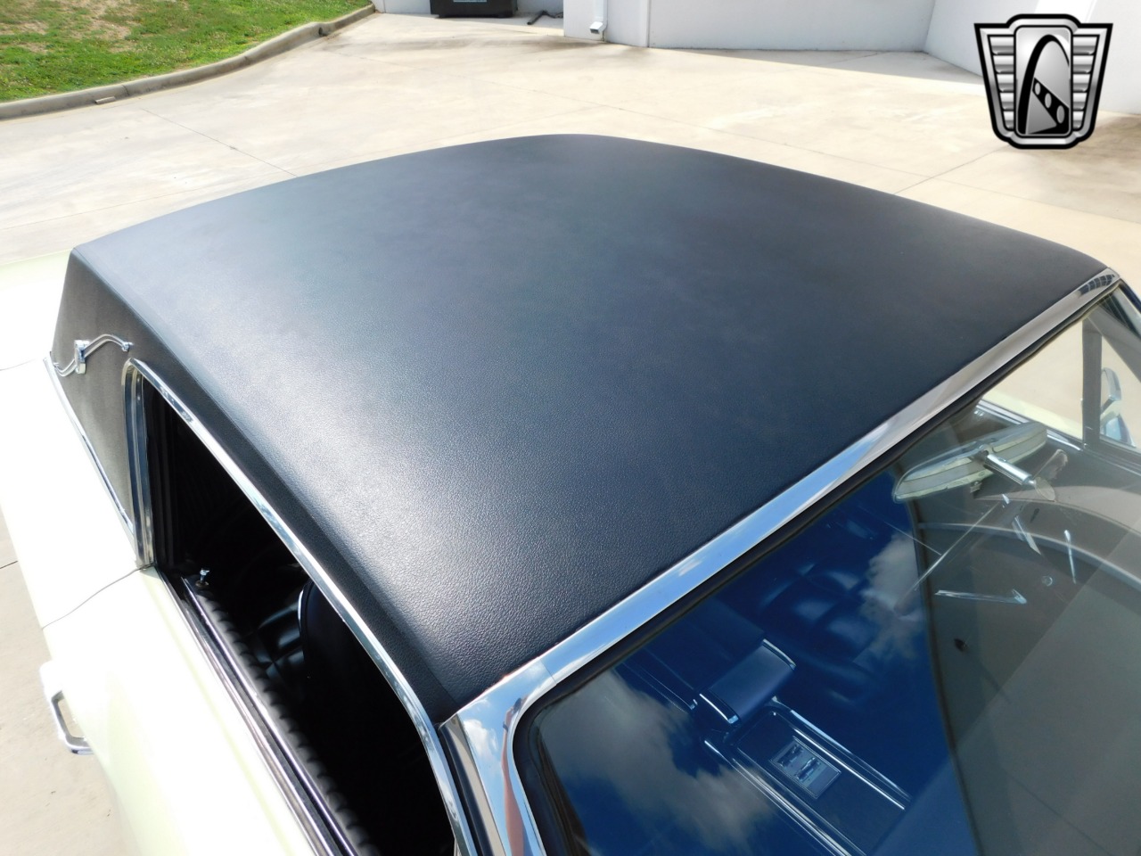 1966 Ford Thunderbird 29