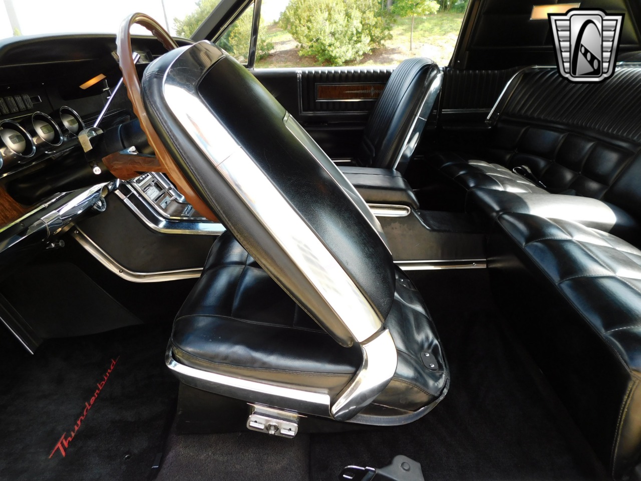 1966 Ford Thunderbird 22