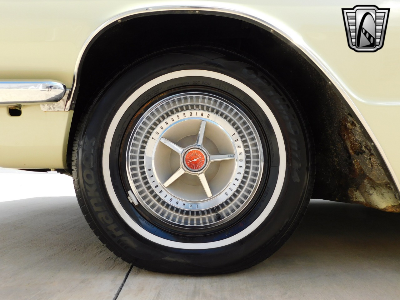 1966 Ford Thunderbird 31