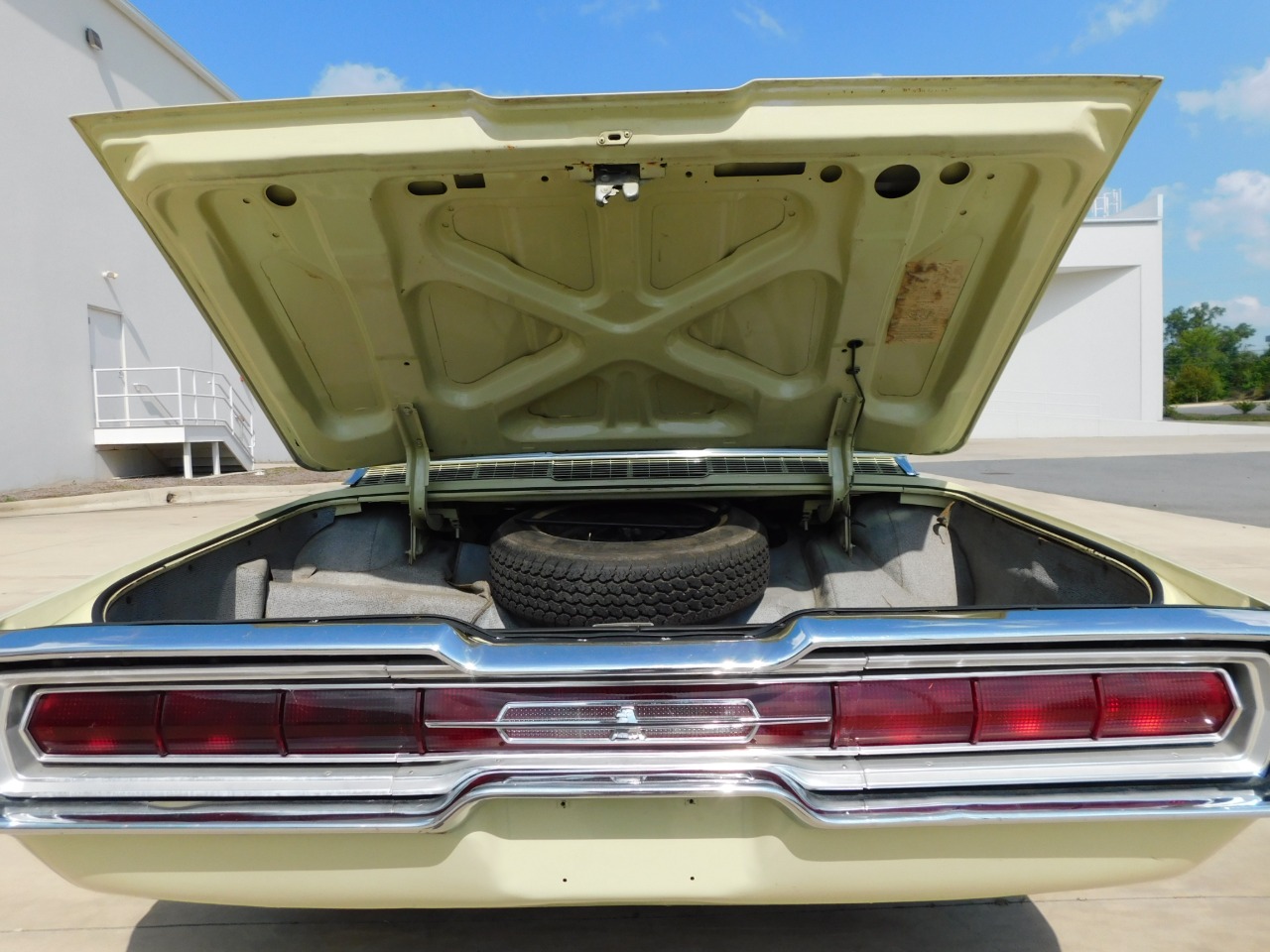 1966 Ford Thunderbird 80