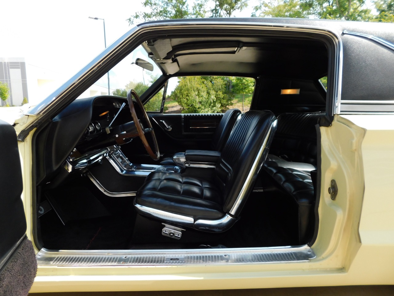 1966 Ford Thunderbird 83