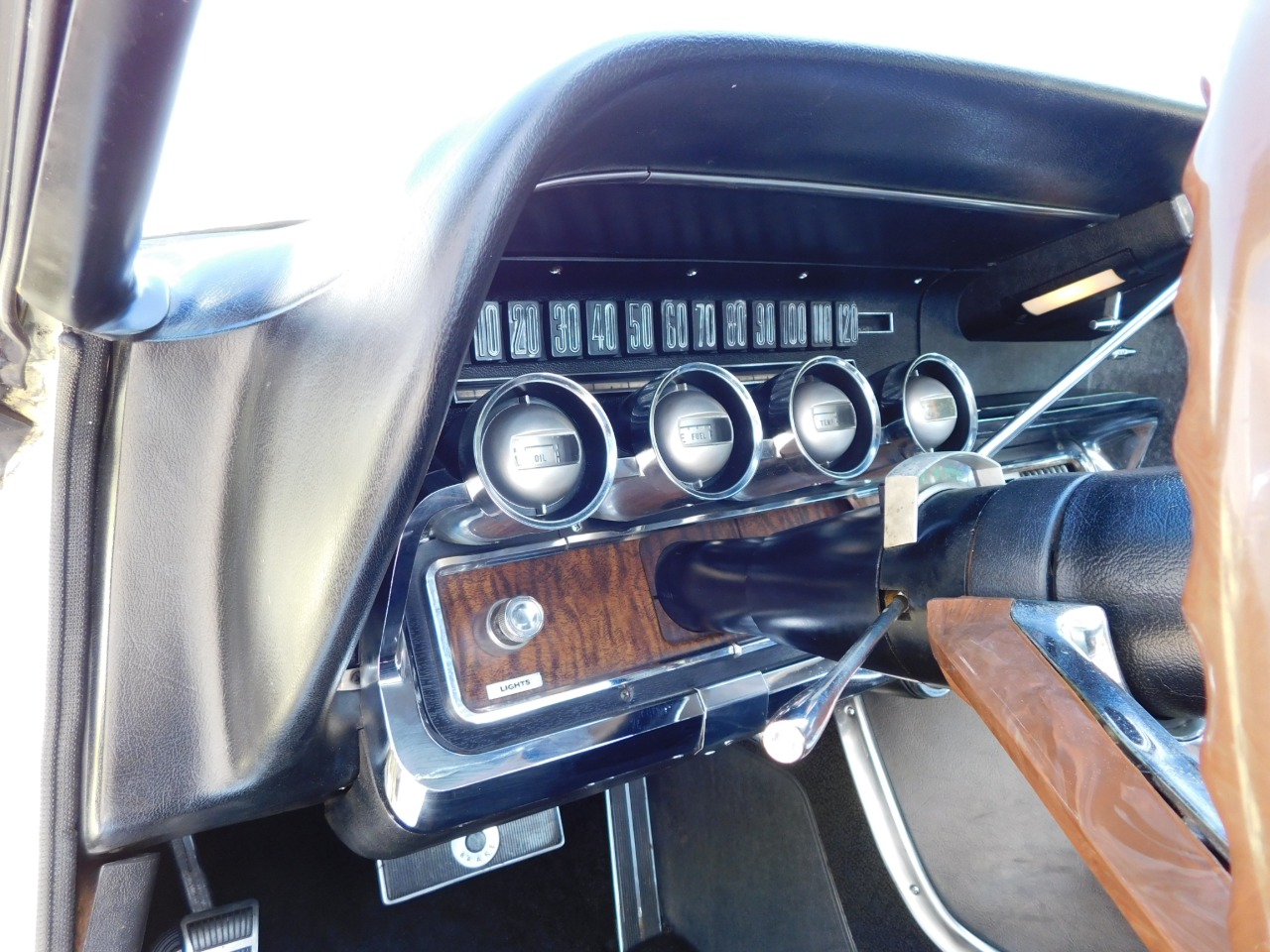 1966 Ford Thunderbird 84