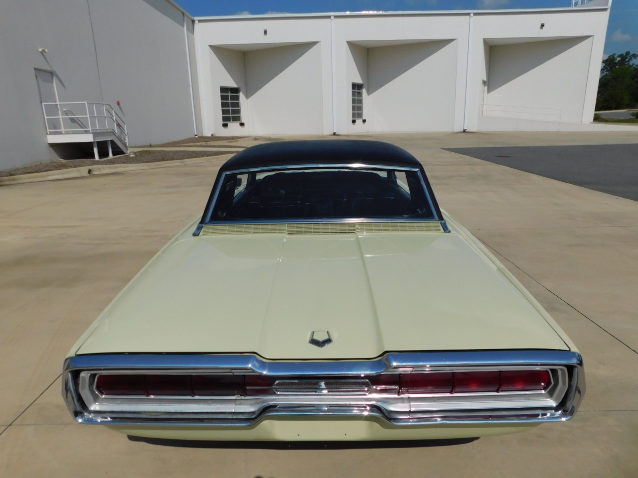 1966 Ford Thunderbird 45
