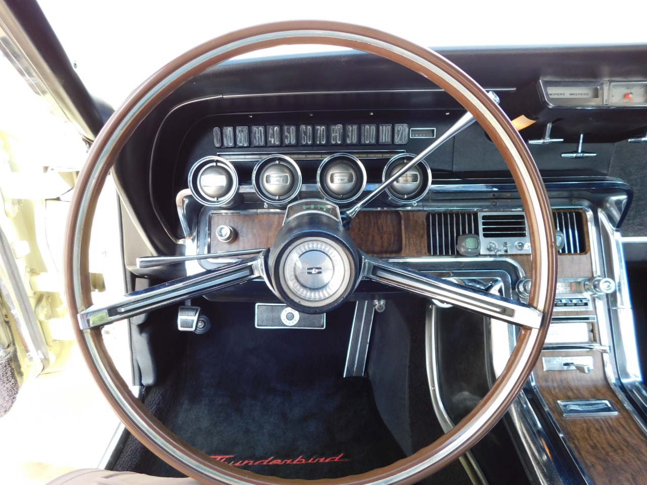 1966 Ford Thunderbird 86