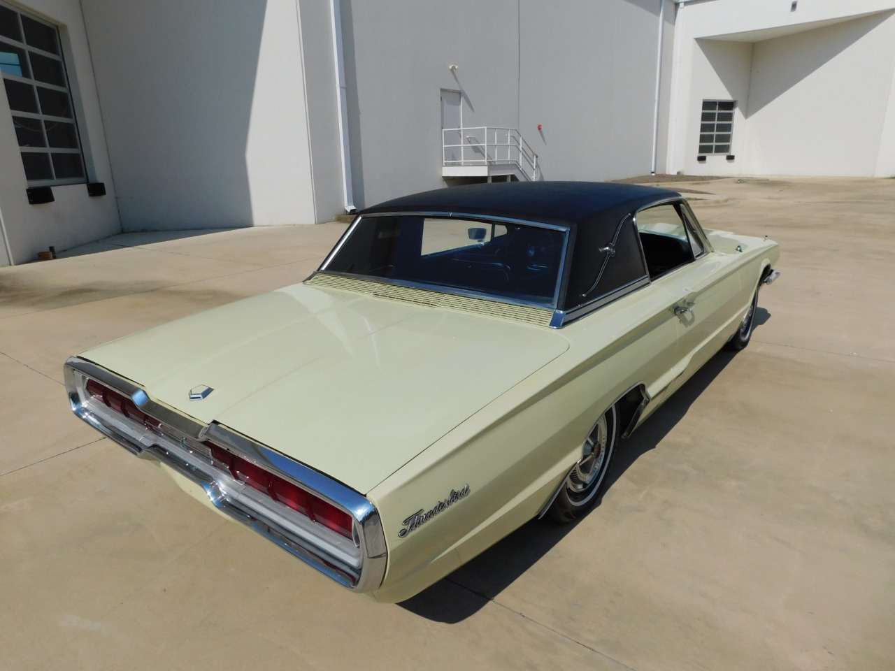 1966 Ford Thunderbird 47