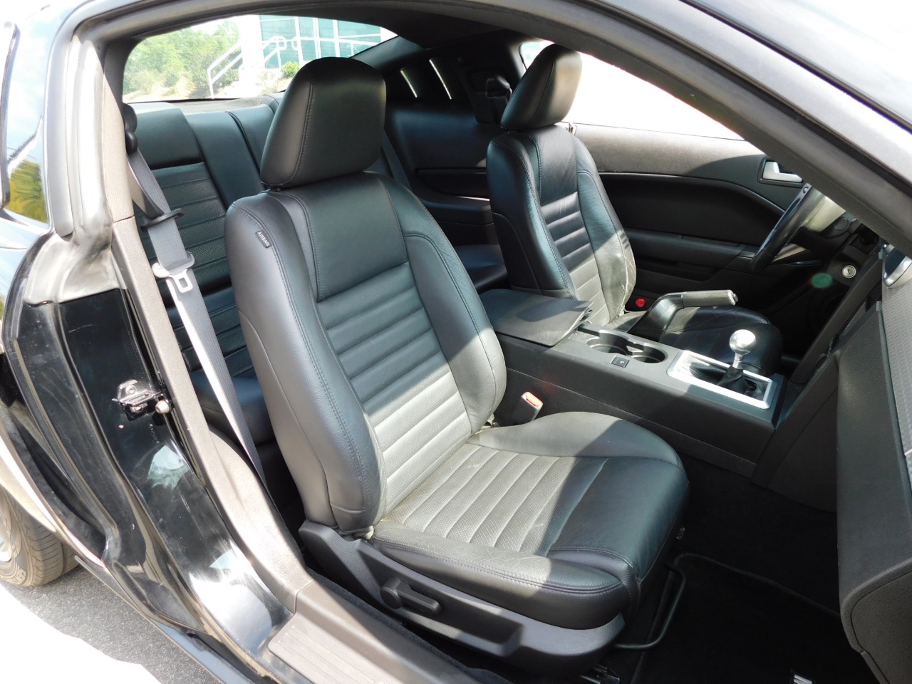 2009 Ford Mustang 28