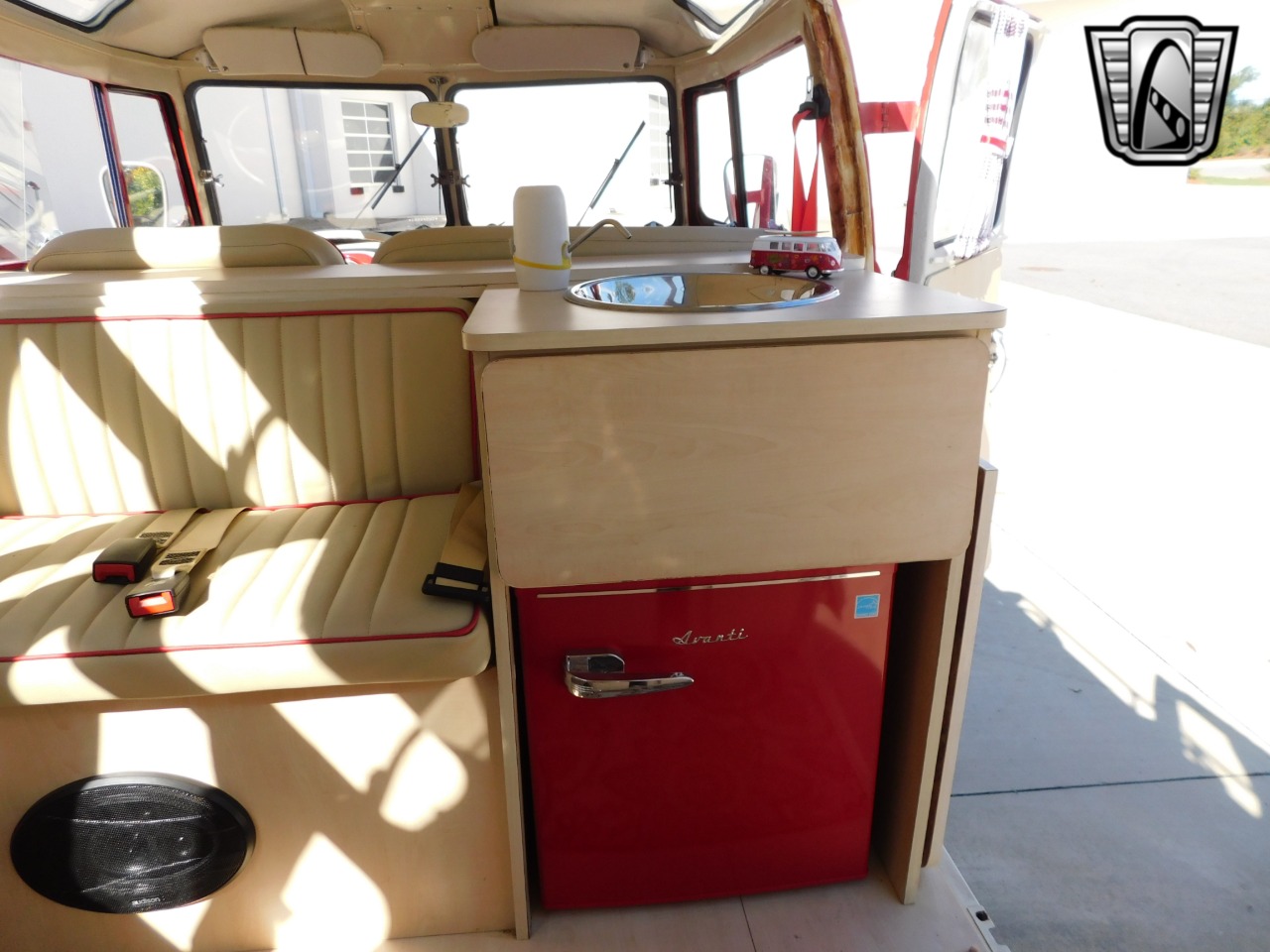 1975 Volkswagen Type 2 81