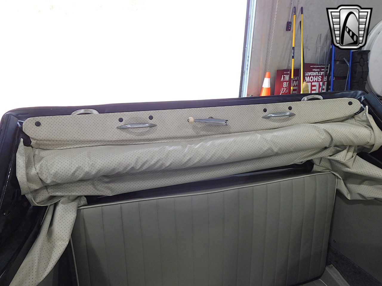 1959 Volkswagen Karmann Ghia 36