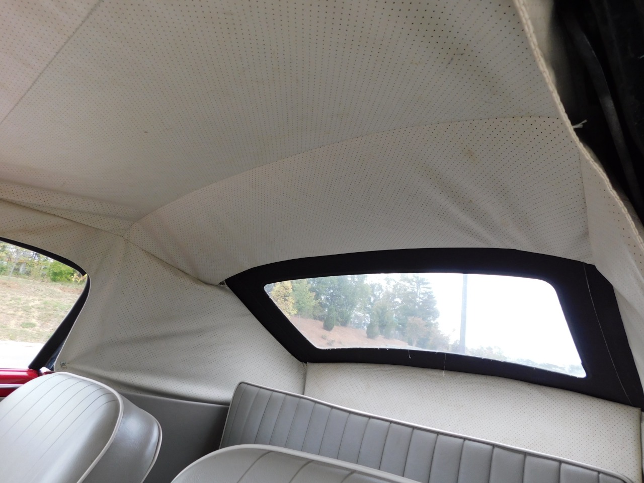 1959 Volkswagen Karmann Ghia 25