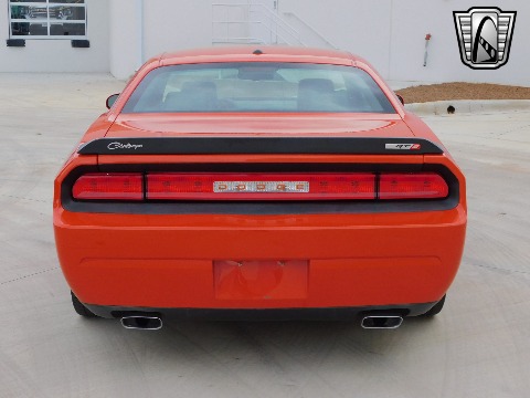 2008 Dodge Challenger image 5