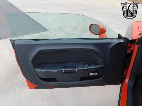 2008 Dodge Challenger image 10