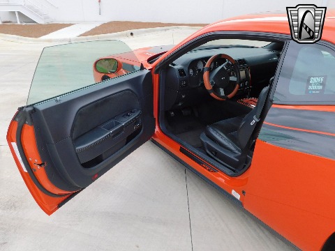 2008 Dodge Challenger image 11