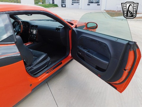 2008 Dodge Challenger image 15