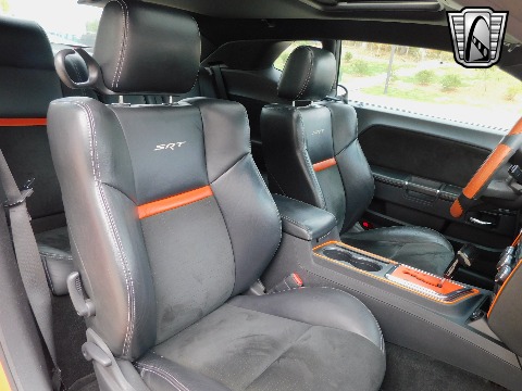 2008 Dodge Challenger image 16