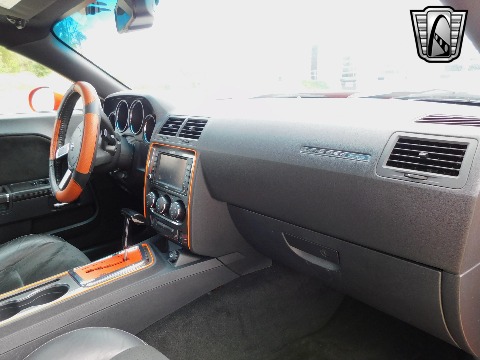 2008 Dodge Challenger image 17