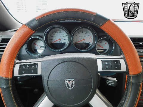 2008 Dodge Challenger image 23