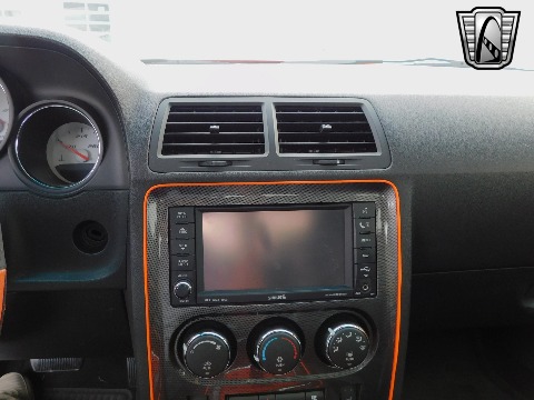 2008 Dodge Challenger image 24