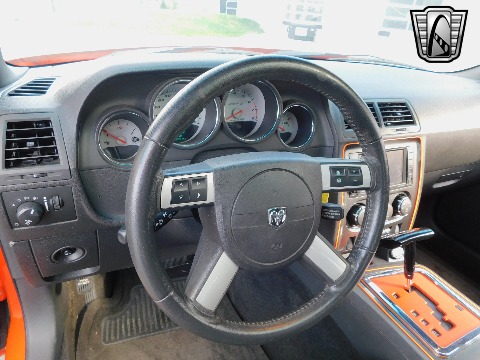 2008 Dodge Challenger image 103