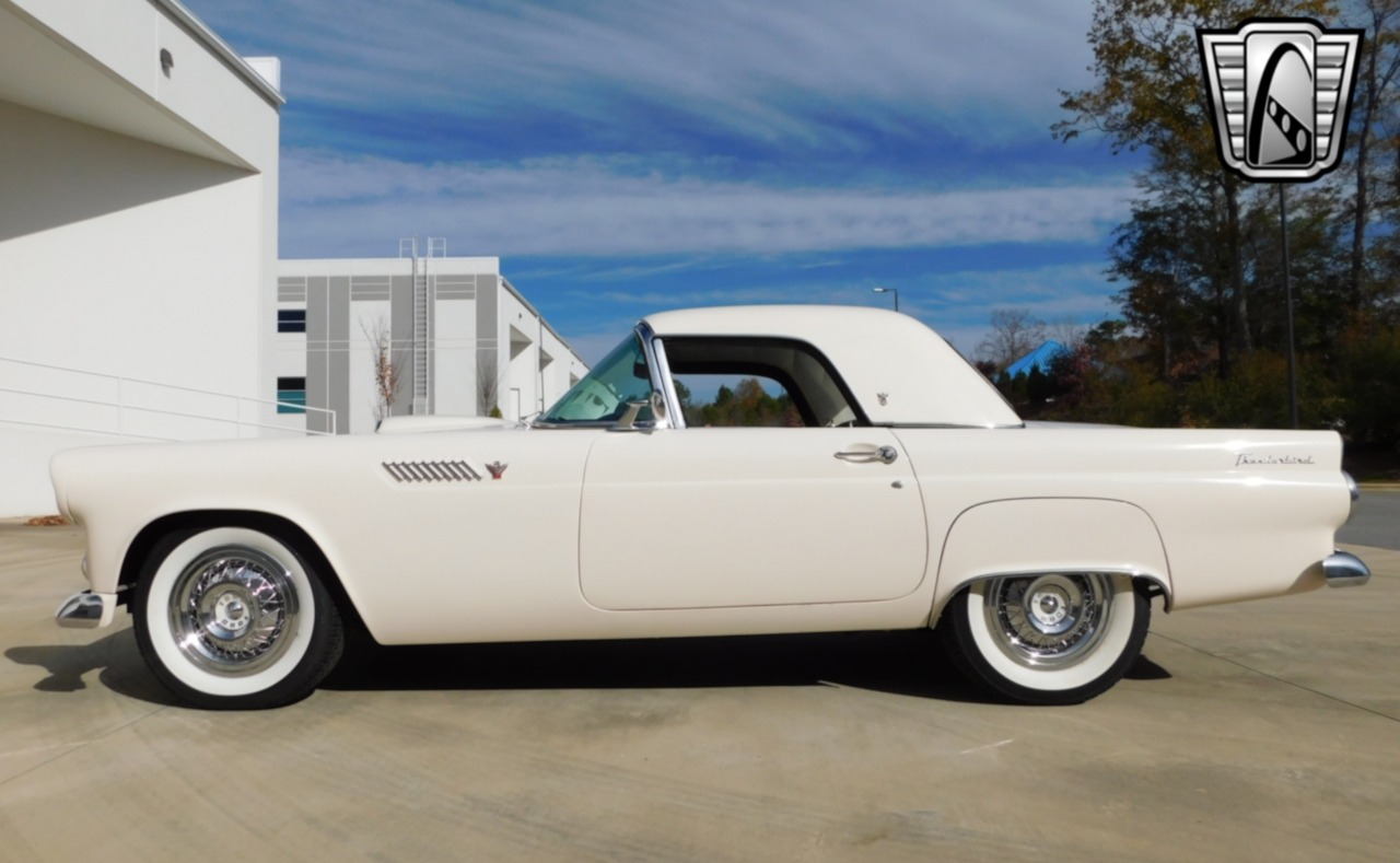1955 Ford Thunderbird 29