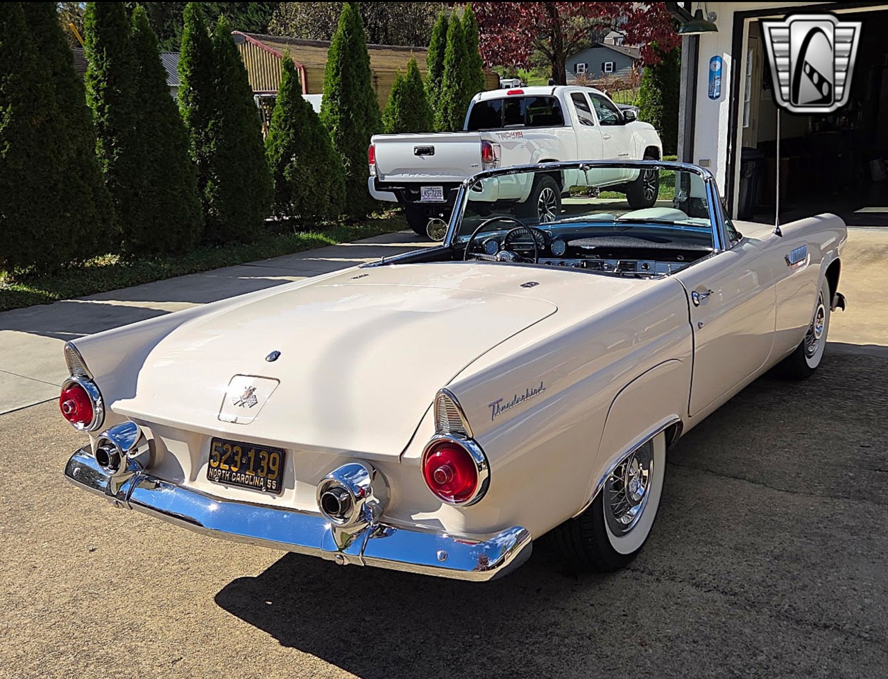 1955 Ford Thunderbird 31