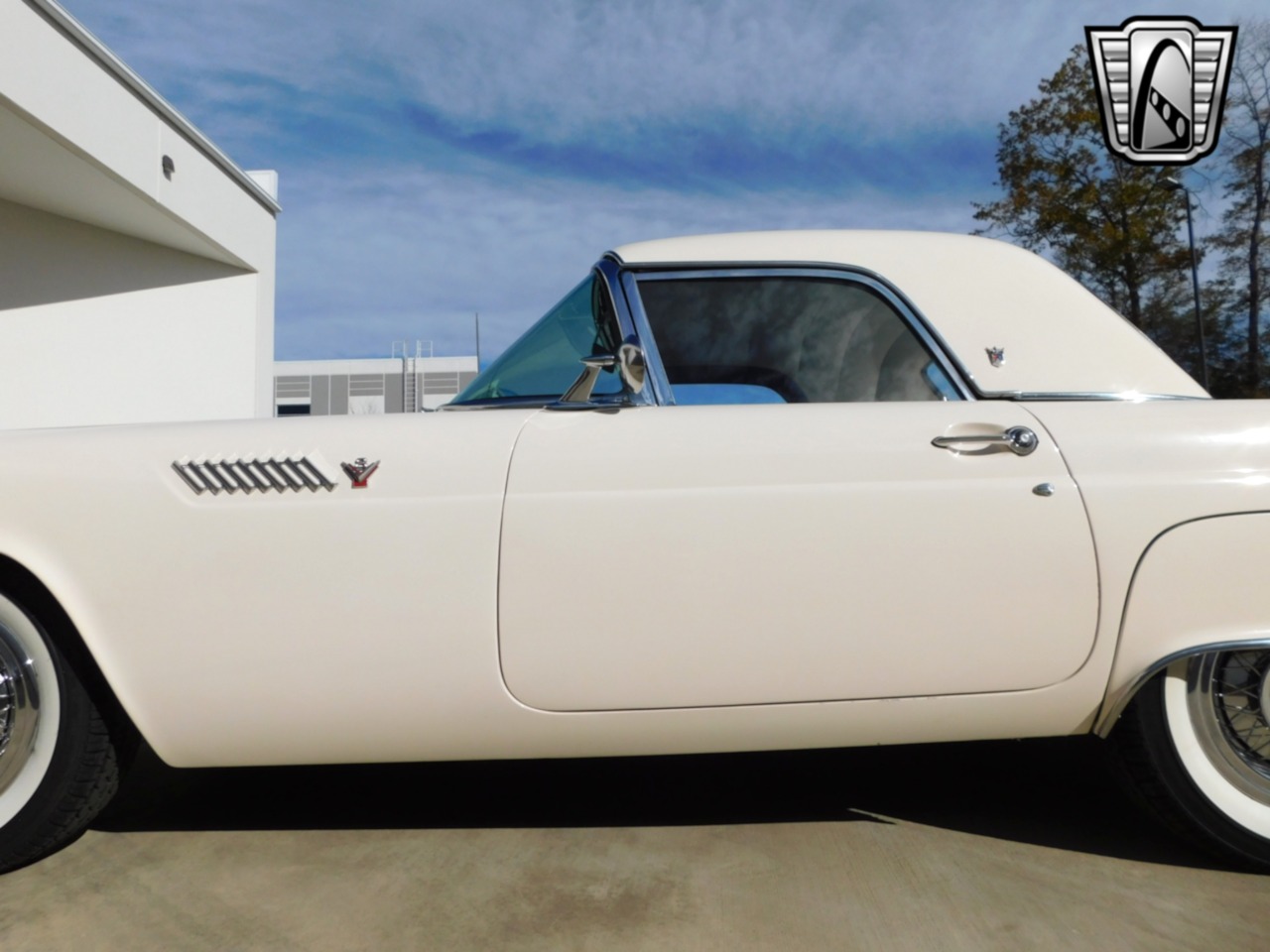 1955 Ford Thunderbird 38